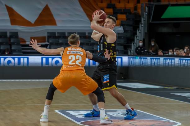 效限制胡金 效限制胡金